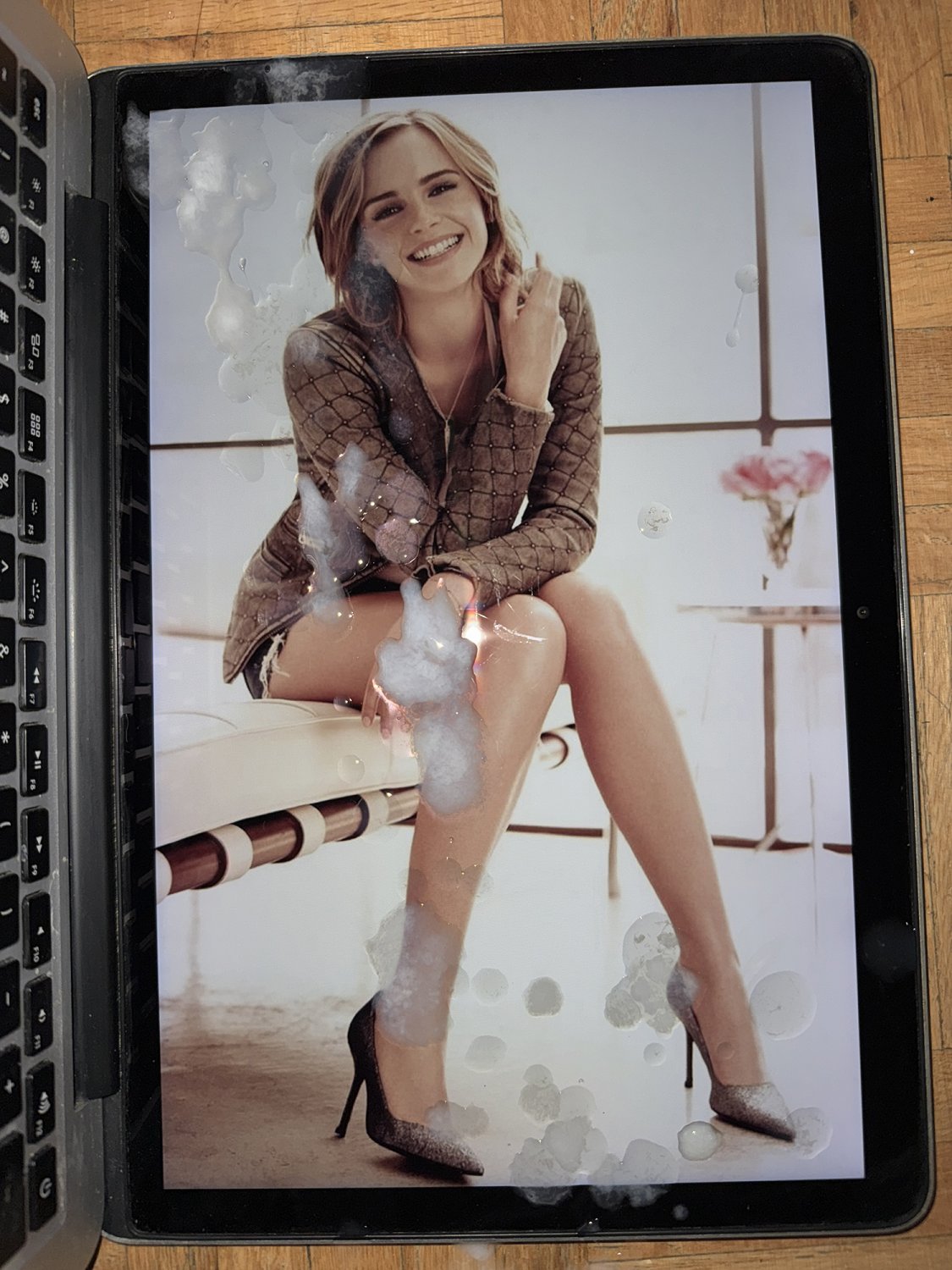 IwogzeFJ Emma Watson Cum Tribute 022 02.jpg